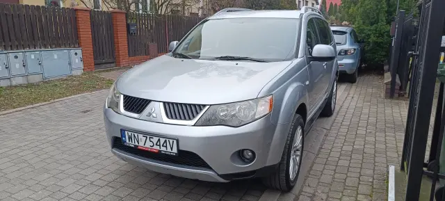 MITSUBISHI Outlander Invite