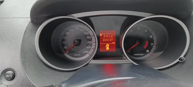 MITSUBISHI Outlander Invite