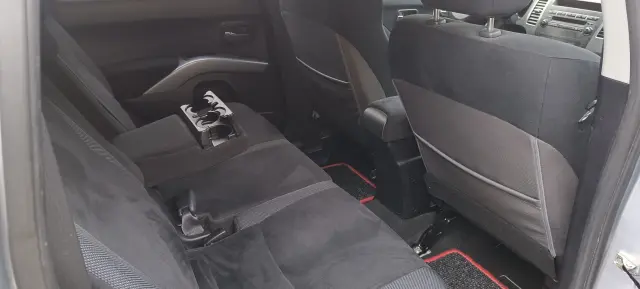 MITSUBISHI Outlander Invite