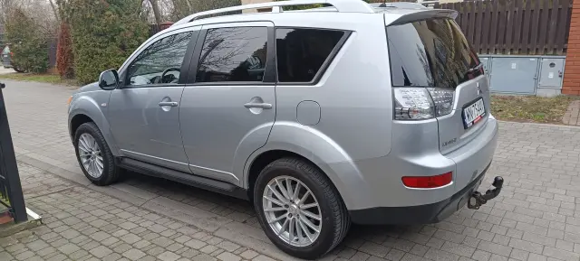 MITSUBISHI Outlander Invite