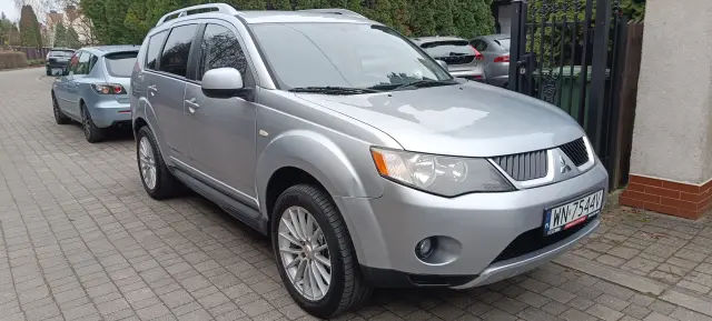 MITSUBISHI Outlander Invite