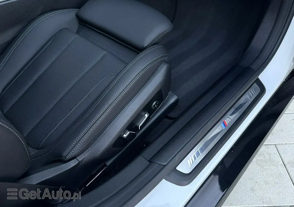 BMW Seria 4 420d xDrive Sport-Aut M Sport