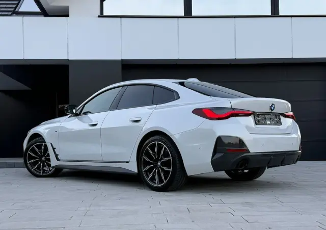 BMW Seria 4 420d xDrive Sport-Aut M Sport