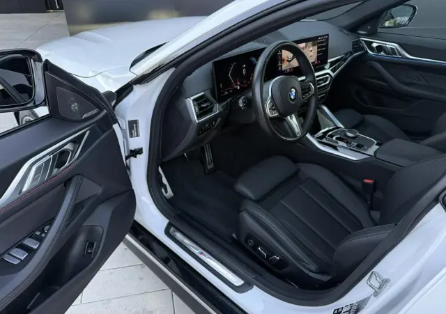 BMW Seria 4 420d xDrive Sport-Aut M Sport