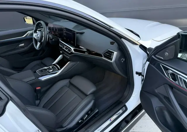 BMW Seria 4 420d xDrive Sport-Aut M Sport