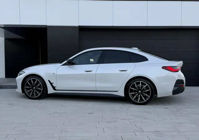 BMW Seria 4 420d xDrive Sport-Aut M Sport