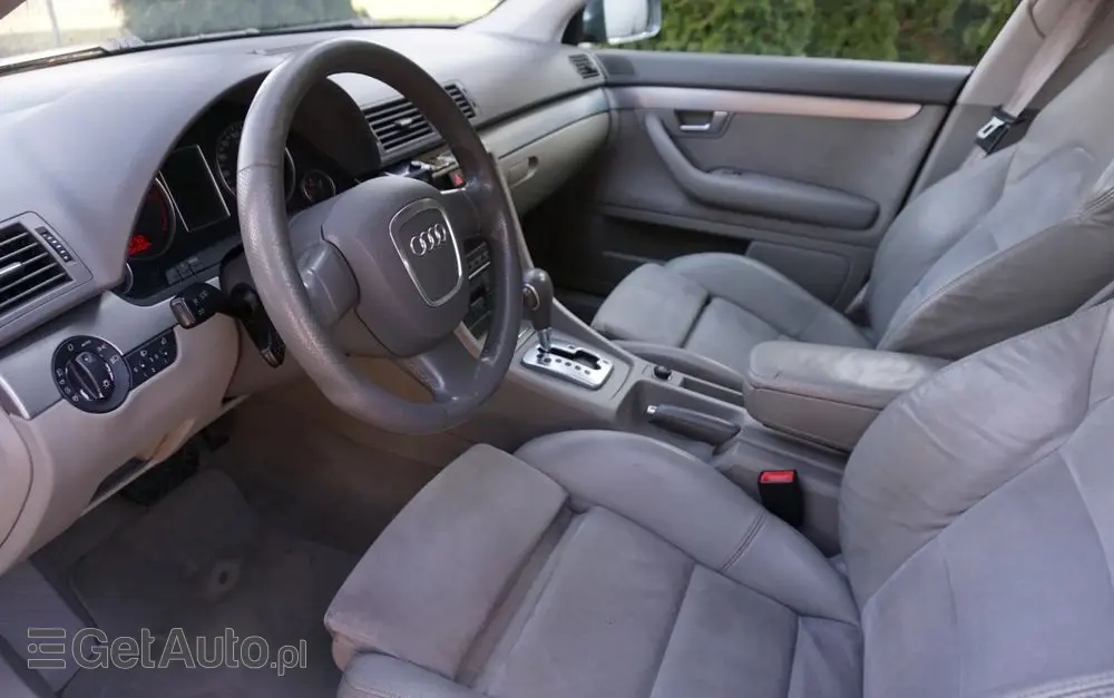 AUDI A4 Limousine 