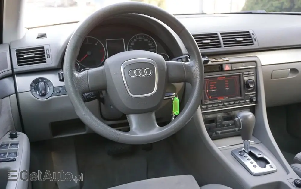 AUDI A4 Limousine 
