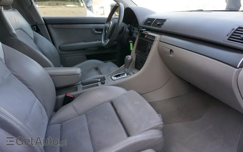AUDI A4 Limousine 