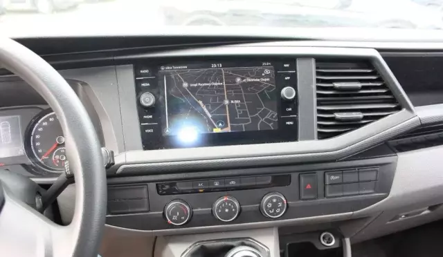 VOLKSWAGEN TRANSPORTER 