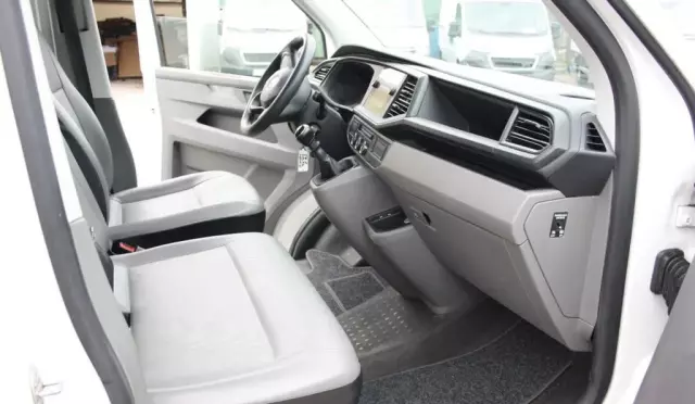 VOLKSWAGEN TRANSPORTER 