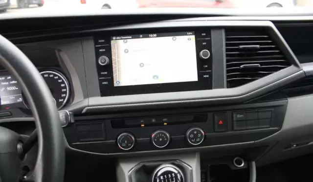 VOLKSWAGEN TRANSPORTER 