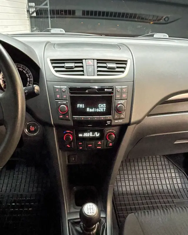 SUZUKI Swift 1.2 30 Jahre