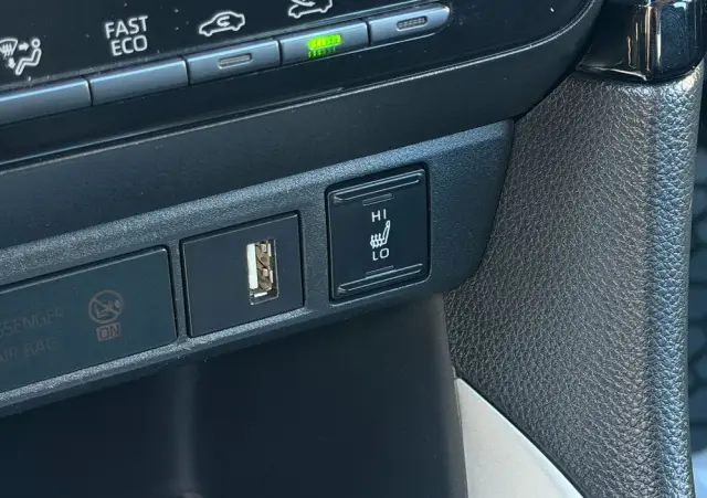 TOYOTA Yaris Hybrid 1.5 Comfort