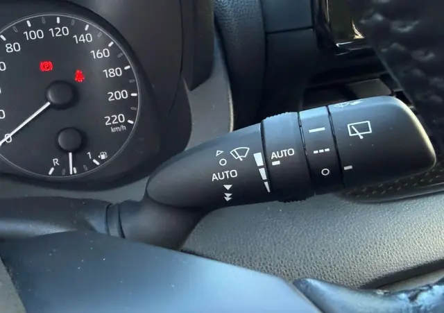 TOYOTA Yaris Hybrid 1.5 Comfort