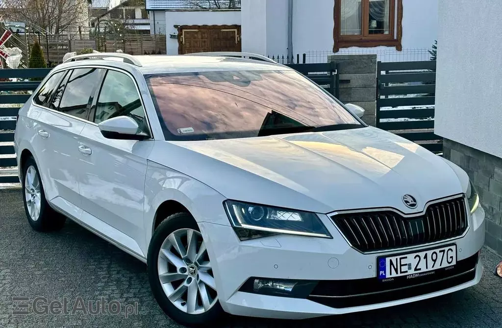SKODA Superb 