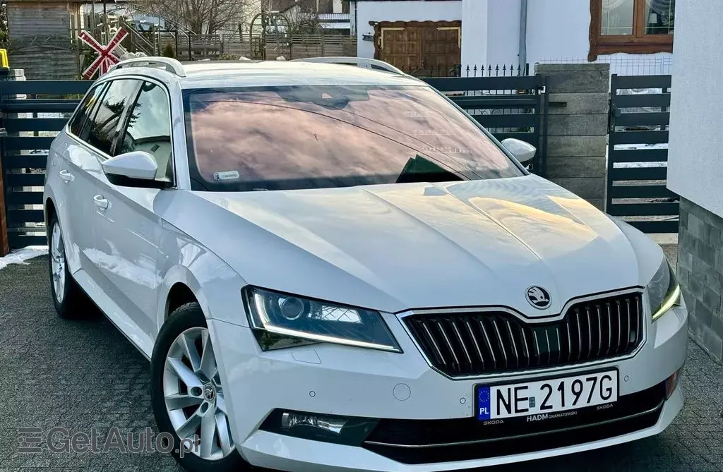 SKODA Superb 