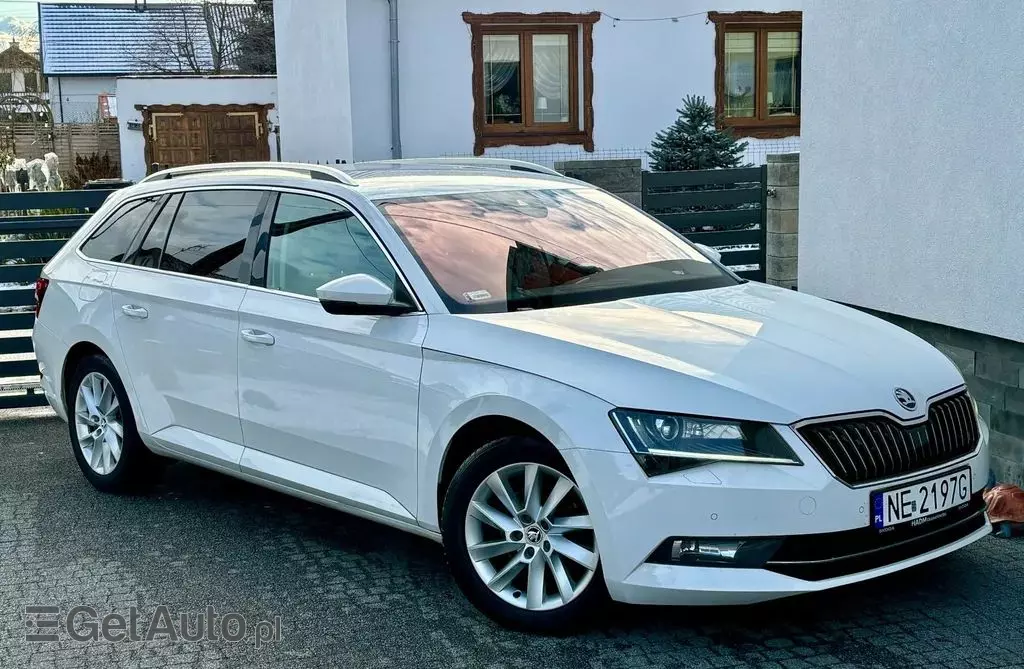 SKODA Superb 