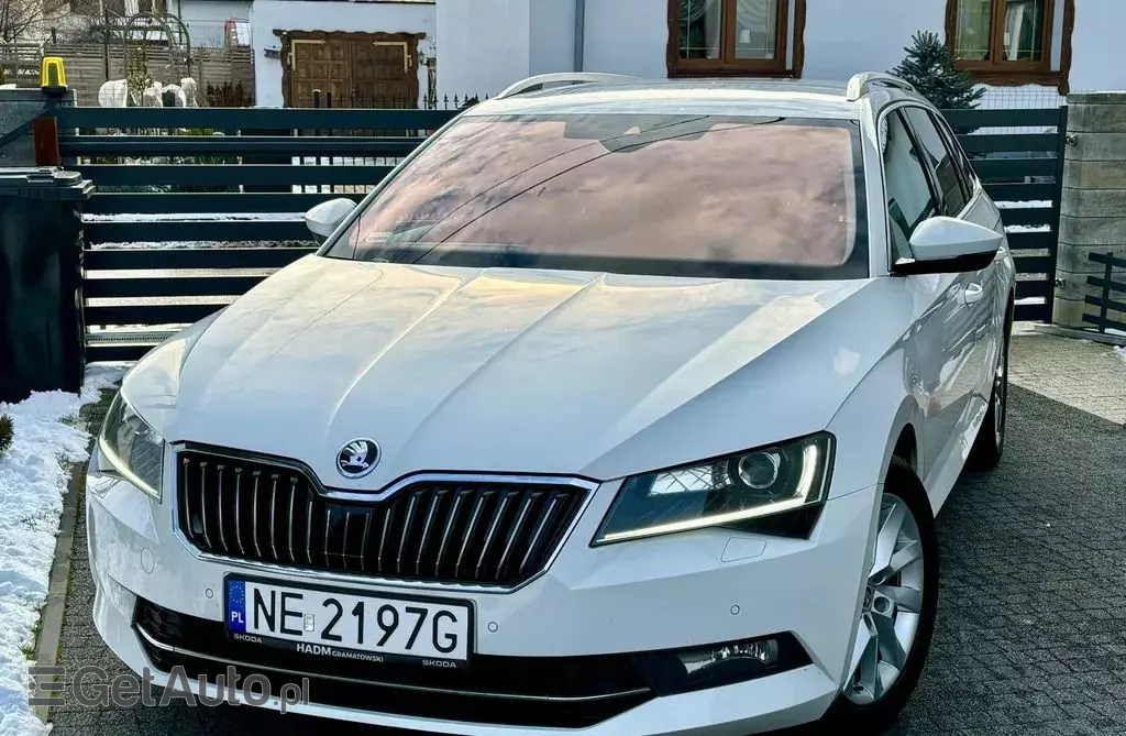 SKODA Superb 