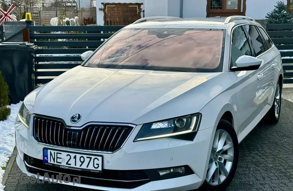 SKODA Superb 
