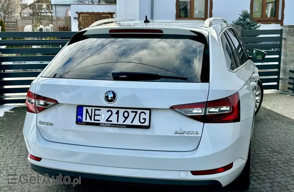 SKODA Superb 