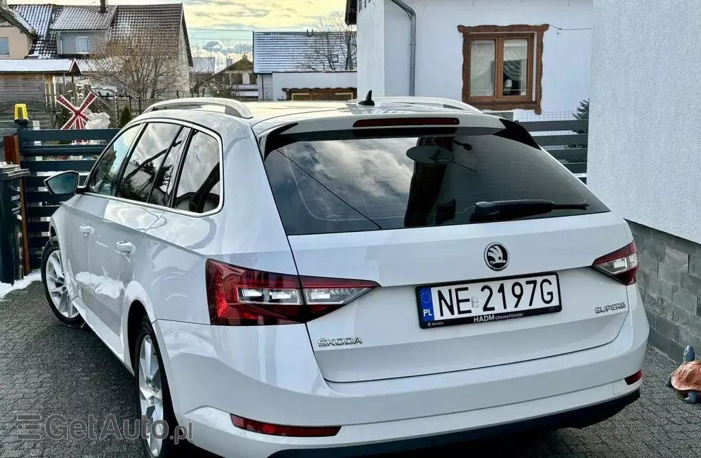 SKODA Superb 