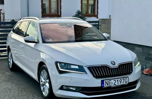 SKODA Superb 