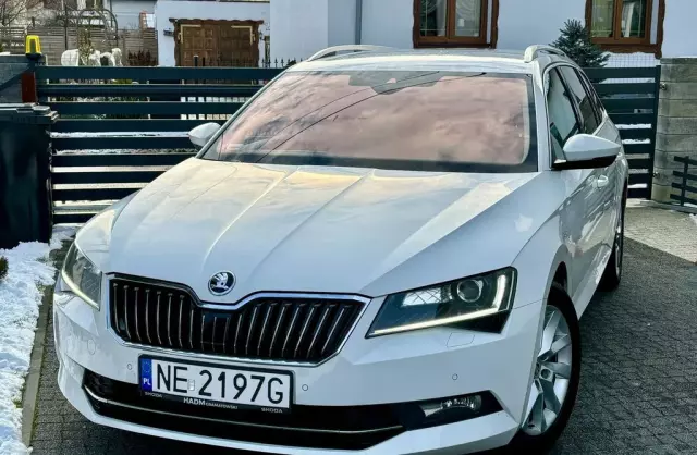 SKODA Superb 