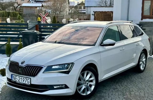 SKODA Superb 