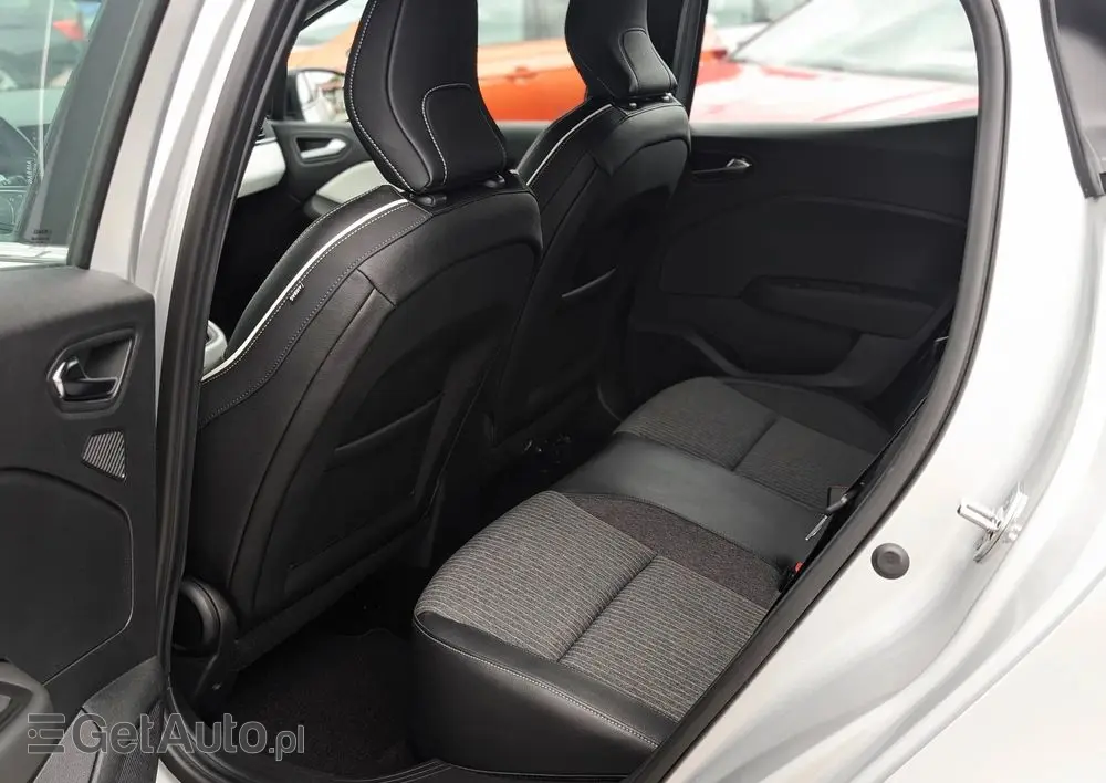 RENAULT Clio TCe 90 TECHNO