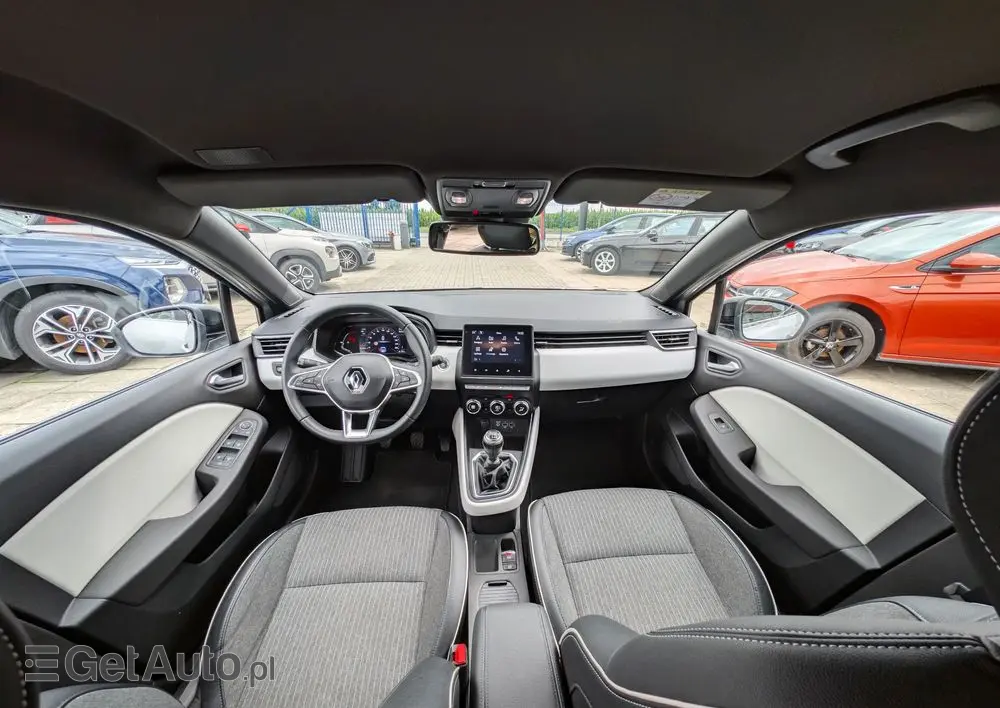 RENAULT Clio TCe 90 TECHNO