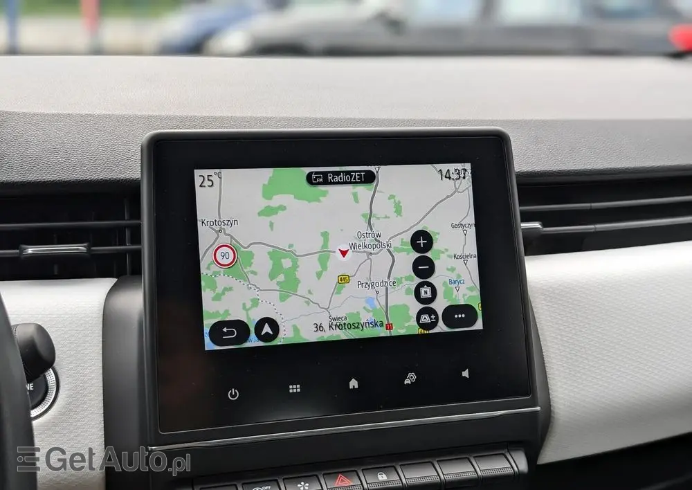 RENAULT Clio TCe 90 TECHNO