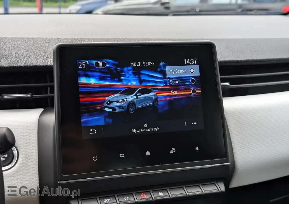 RENAULT Clio TCe 90 TECHNO