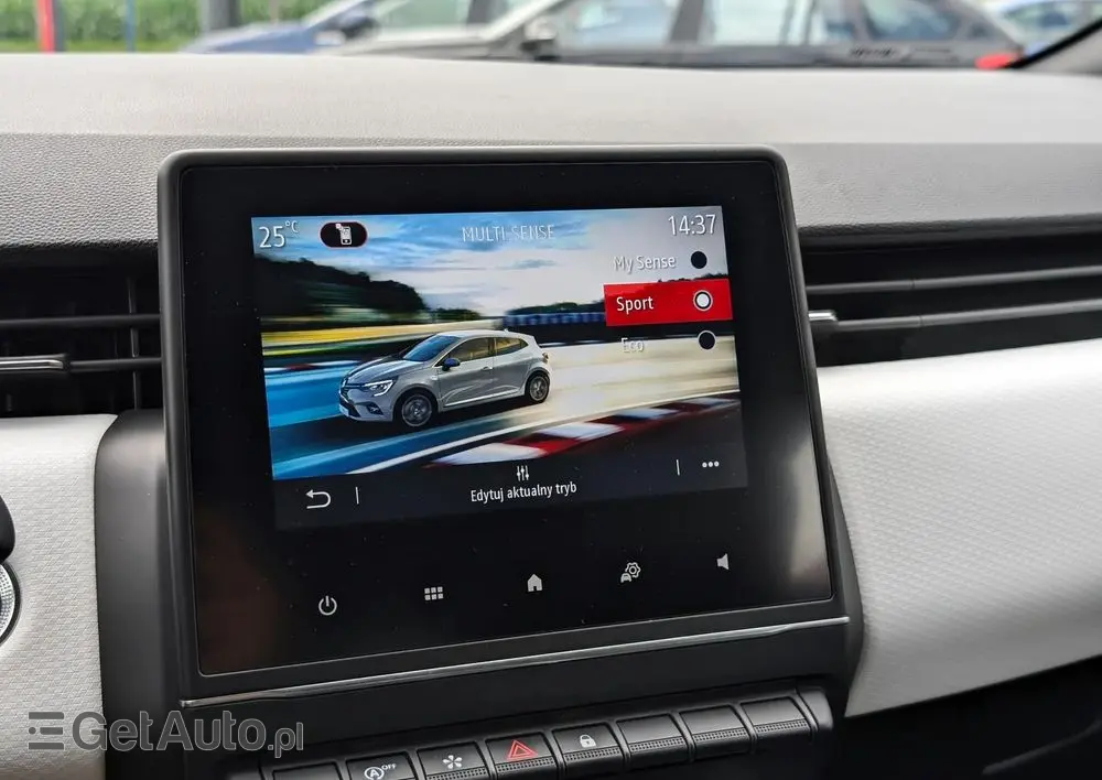 RENAULT Clio TCe 90 TECHNO