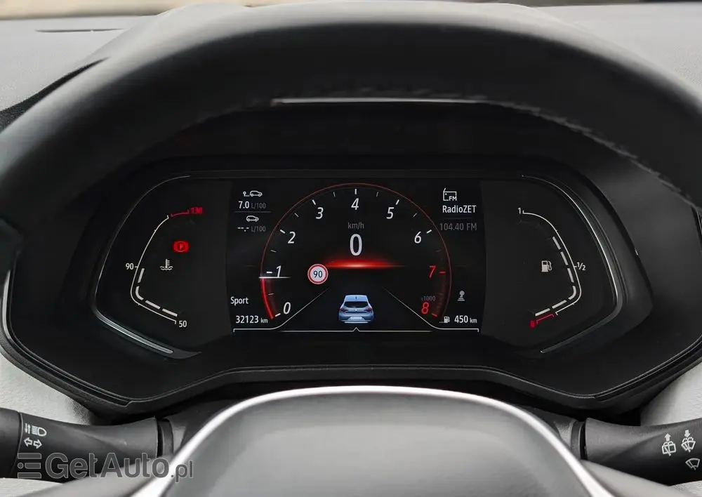 RENAULT Clio TCe 90 TECHNO