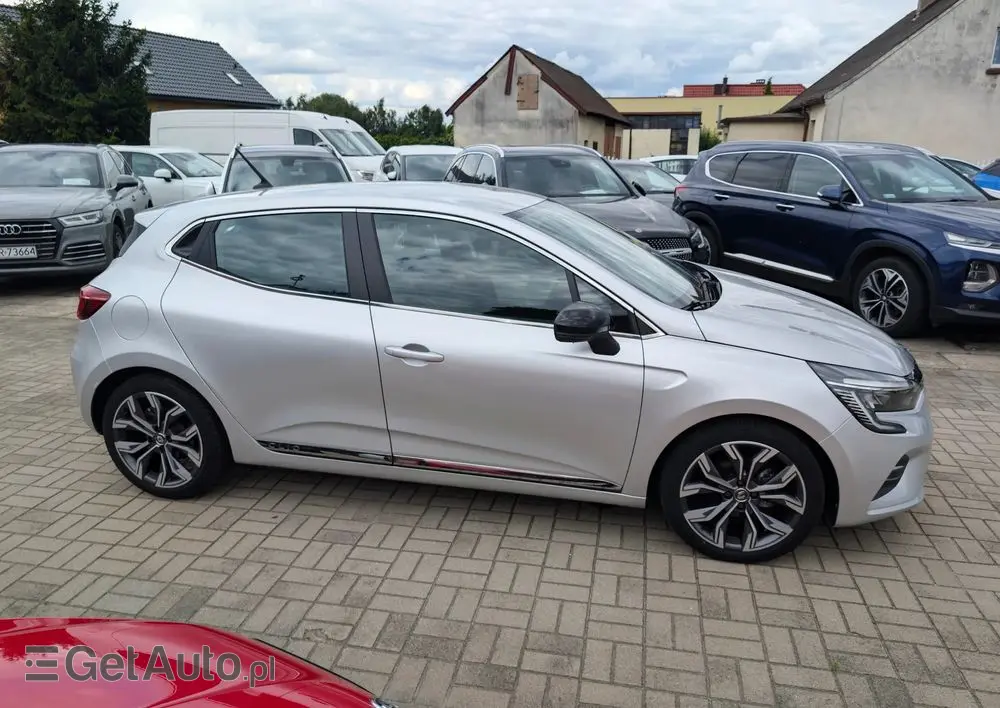 RENAULT Clio TCe 90 TECHNO