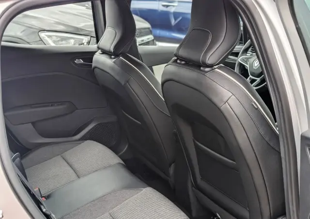 RENAULT Clio TCe 90 TECHNO