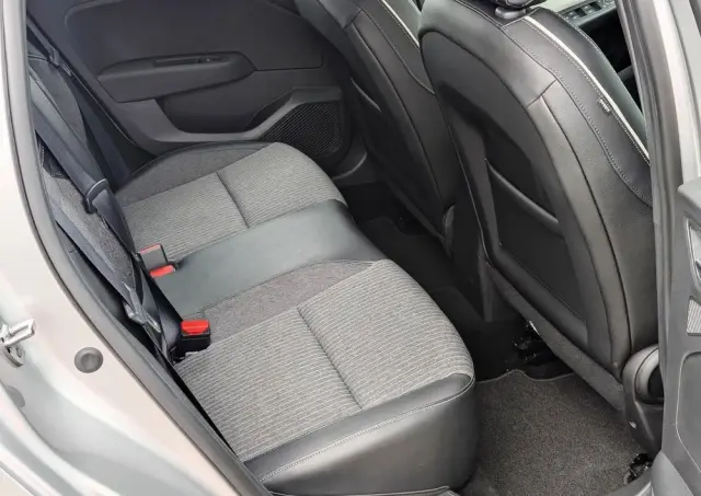 RENAULT Clio TCe 90 TECHNO