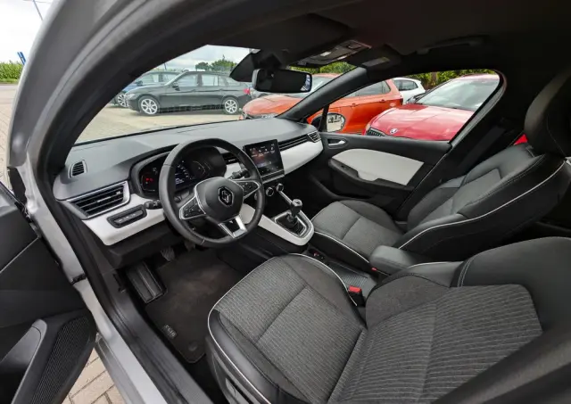 RENAULT Clio TCe 90 TECHNO