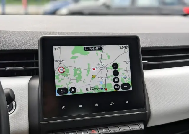 RENAULT Clio TCe 90 TECHNO