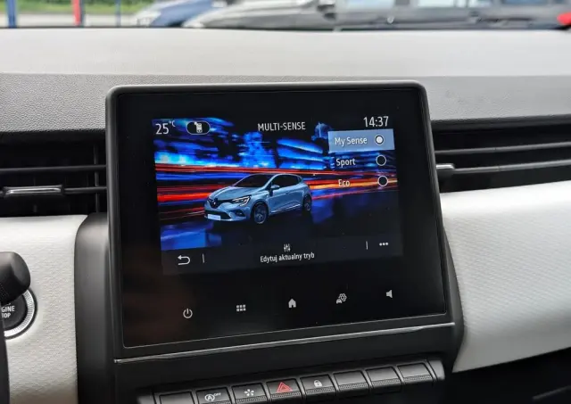 RENAULT Clio TCe 90 TECHNO