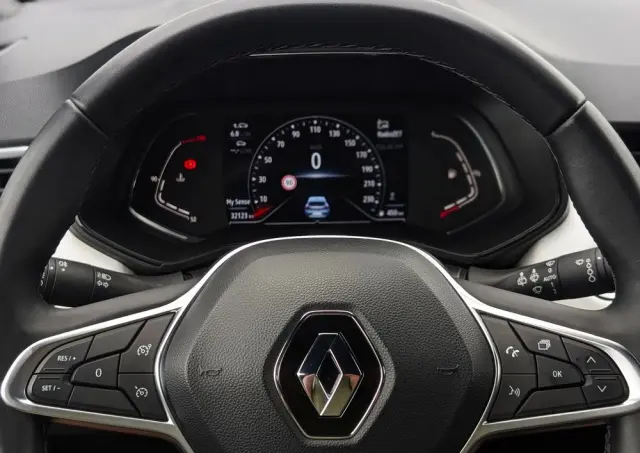 RENAULT Clio TCe 90 TECHNO