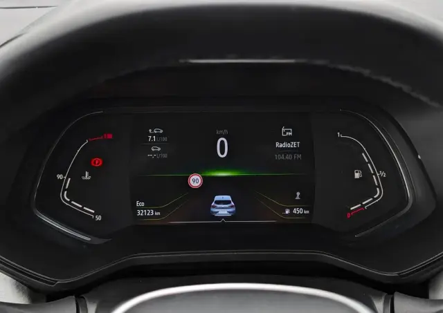 RENAULT Clio TCe 90 TECHNO