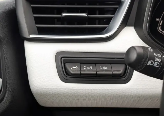 RENAULT Clio TCe 90 TECHNO