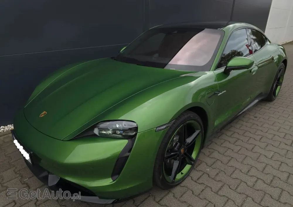 PORSCHE Taycan Turbo