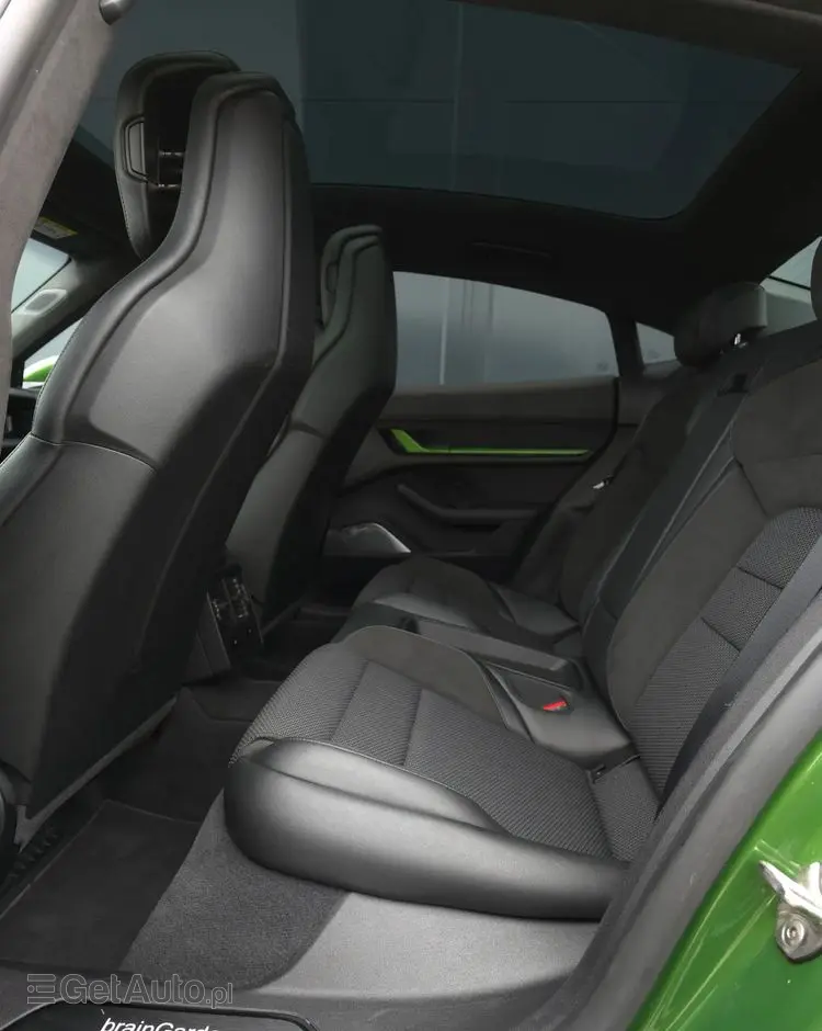 PORSCHE Taycan Turbo