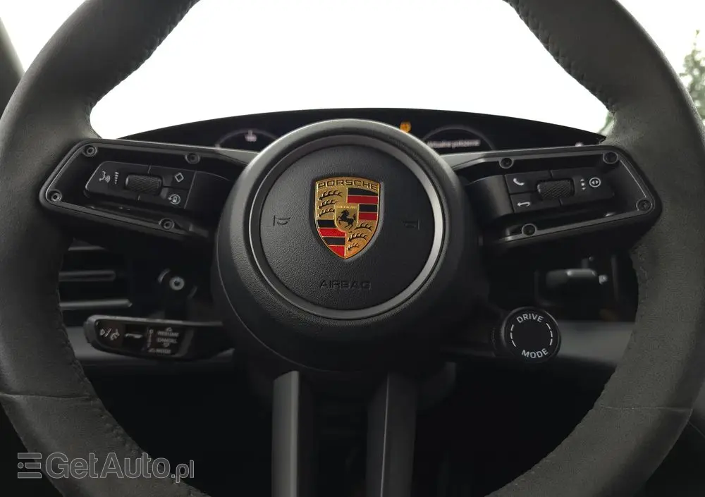 PORSCHE Taycan Turbo