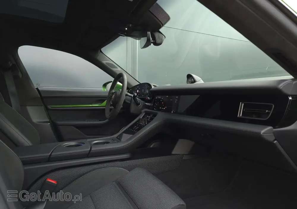 PORSCHE Taycan Turbo