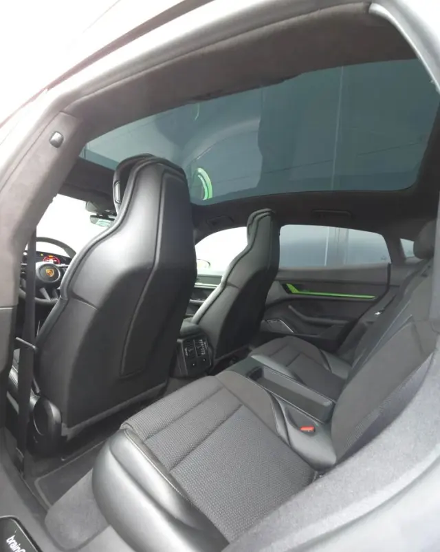 PORSCHE Taycan Turbo