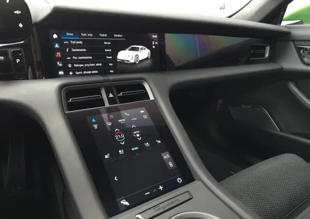 PORSCHE Taycan Turbo